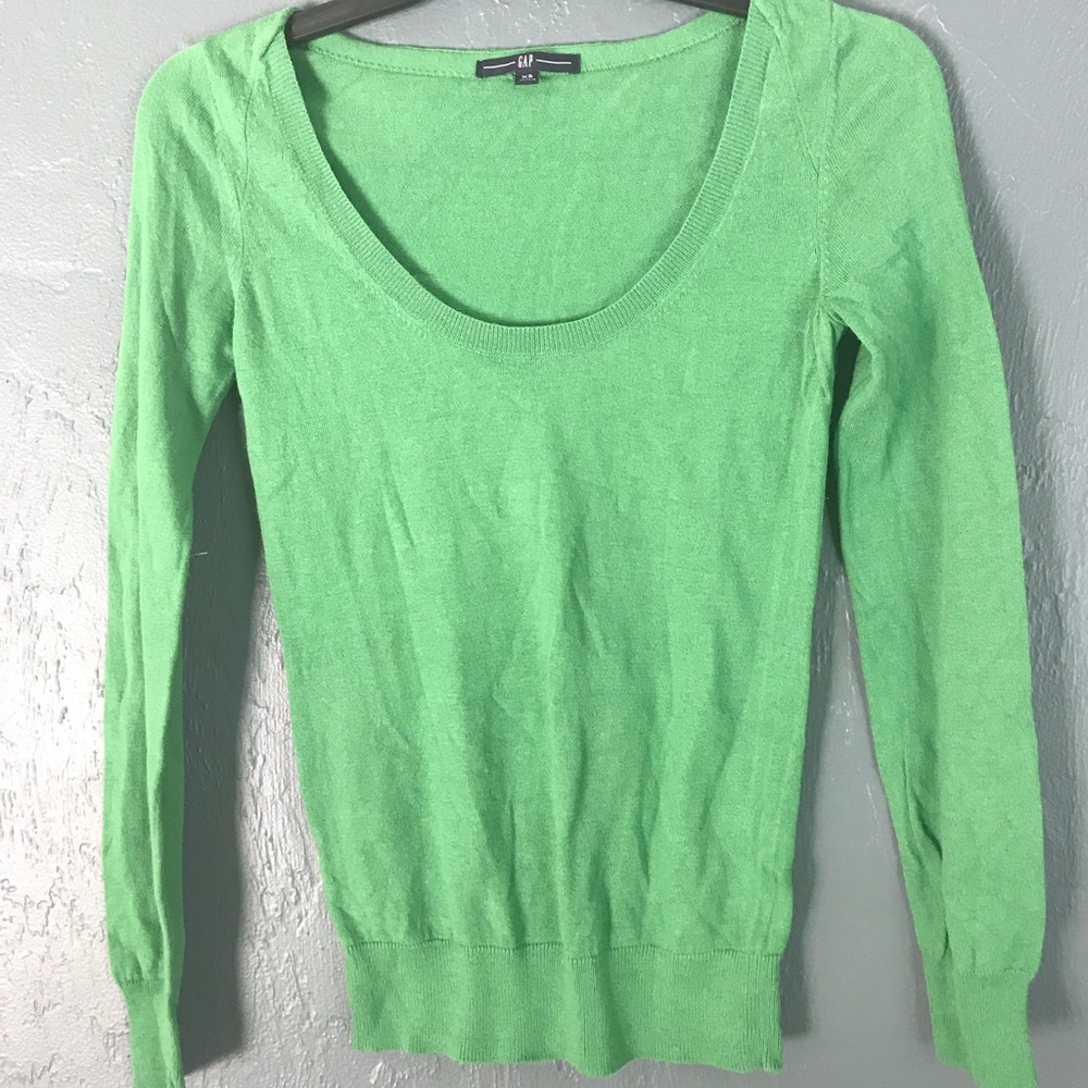 EUC Gap light weight sweater